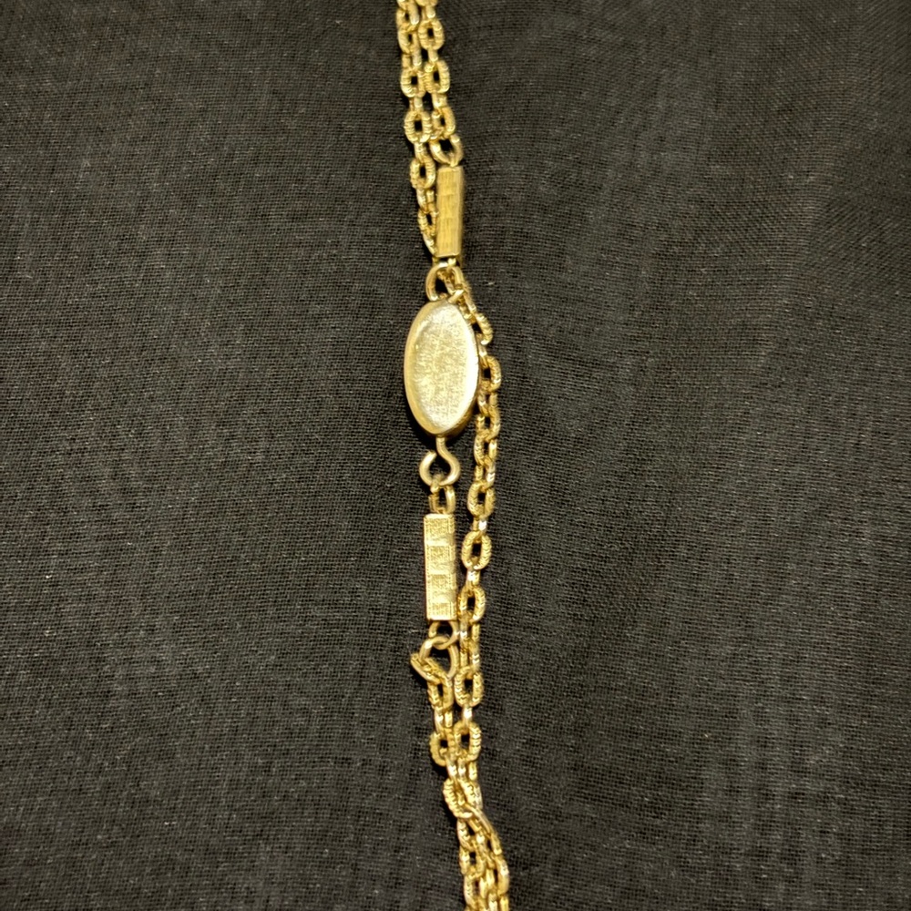 Elegant Gold Chain Necklace - Picture 4 of 6